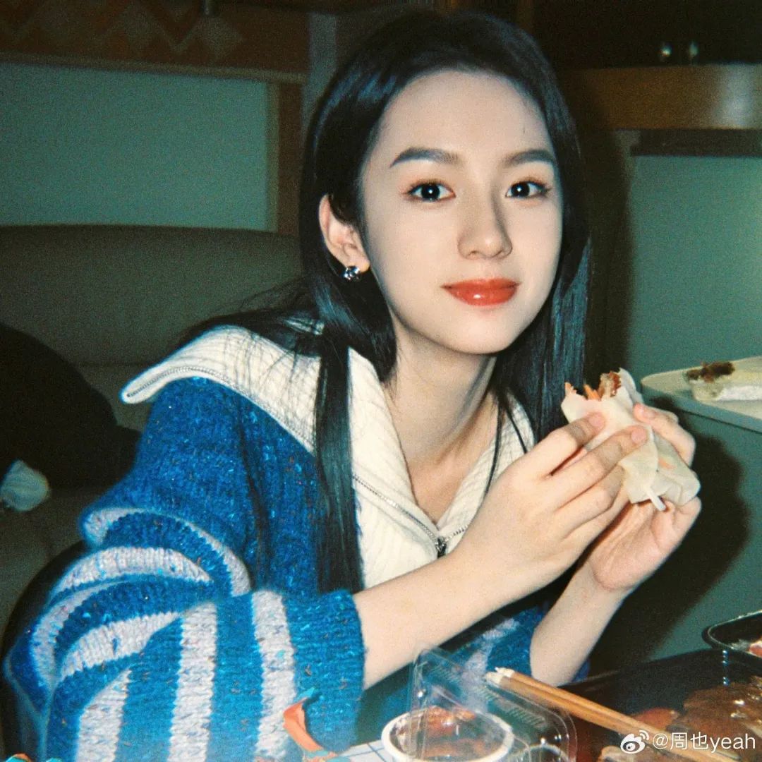 女明星冬日搭配大衣出镜率最高的发型