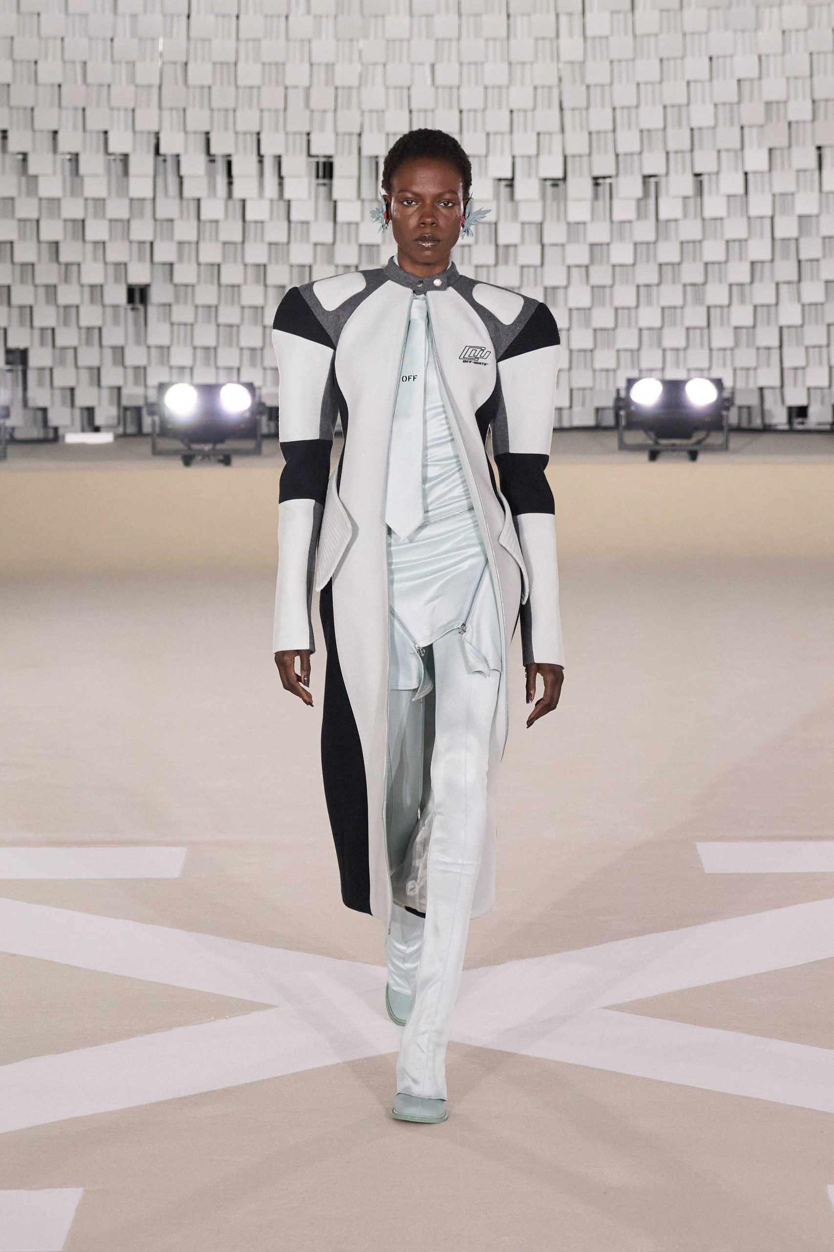 Off-White™发布2025秋冬系列 “State Of Resistance”